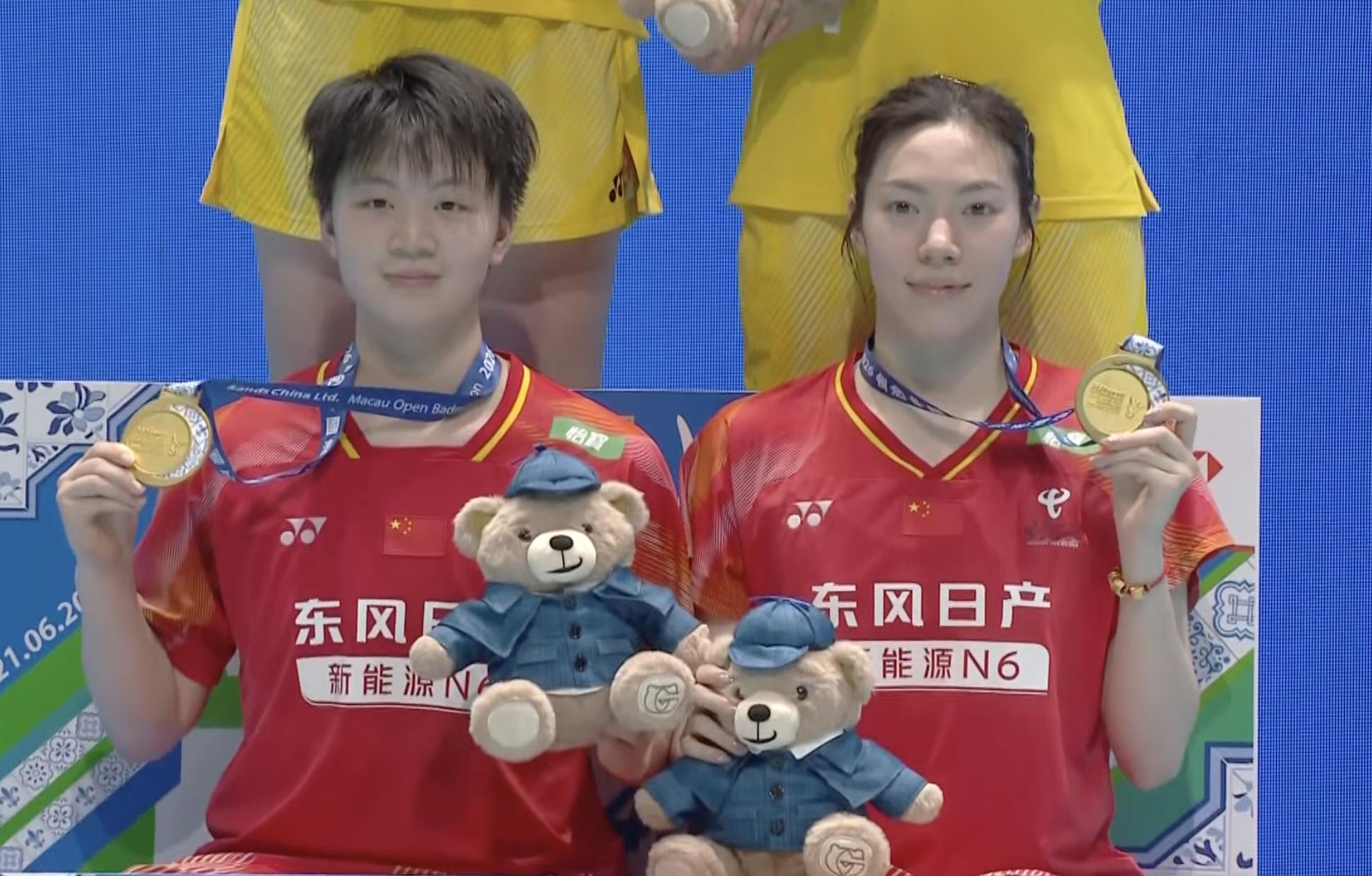 【鲍骊婧/曹梓涵🇨🇳夺冠之路🏆】首轮：21-18、21-13 陈肃谕/韩蓁