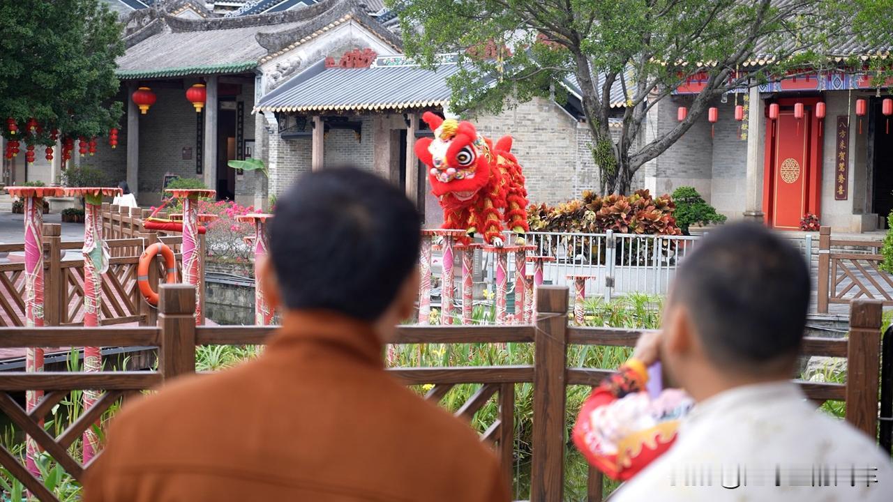 论整活还得是长城汽车。

继都江堰技术共鸣、敦煌莫高窟精神致敬后，魏建军直接嗨到