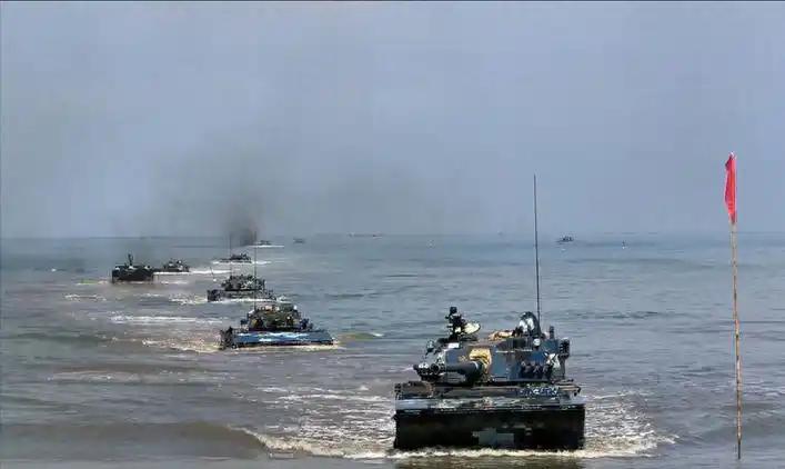 央视近期公开第72集团军某旅黄草岭英雄连的练兵事迹，该两栖机械化步兵连配属05式