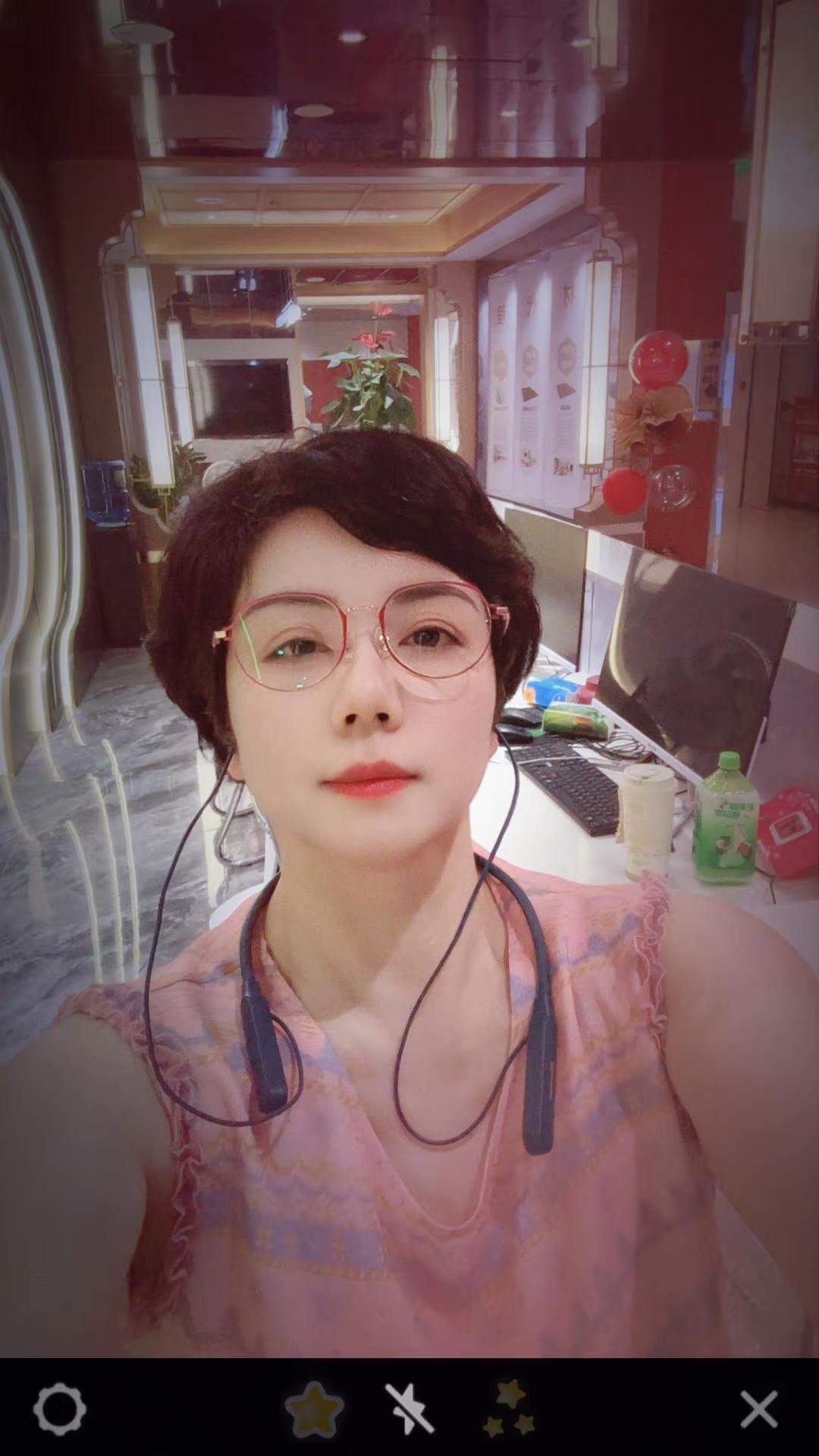 记录生活。中年少女养生 宅家的最好状态 女人最好的养生方式就是运动 汗蒸后的自在