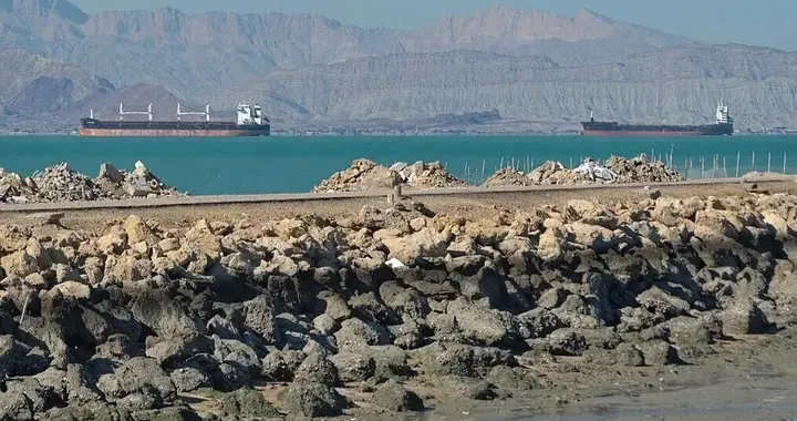 伊朗出台海峡通行原则：属于其他国家或与其有关联的非敌对船只，没有参与或