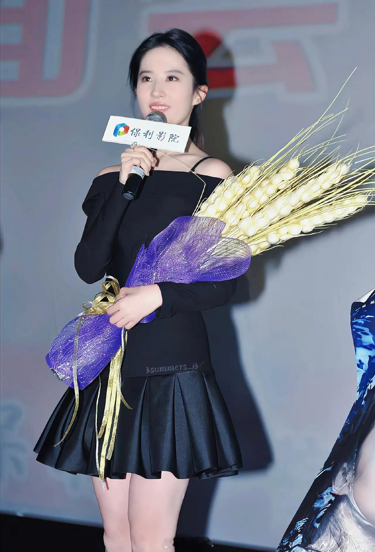 刘亦菲《第三种爱情》电影路演现场图[哇]神仙姐姐真的不会老～ ​​​