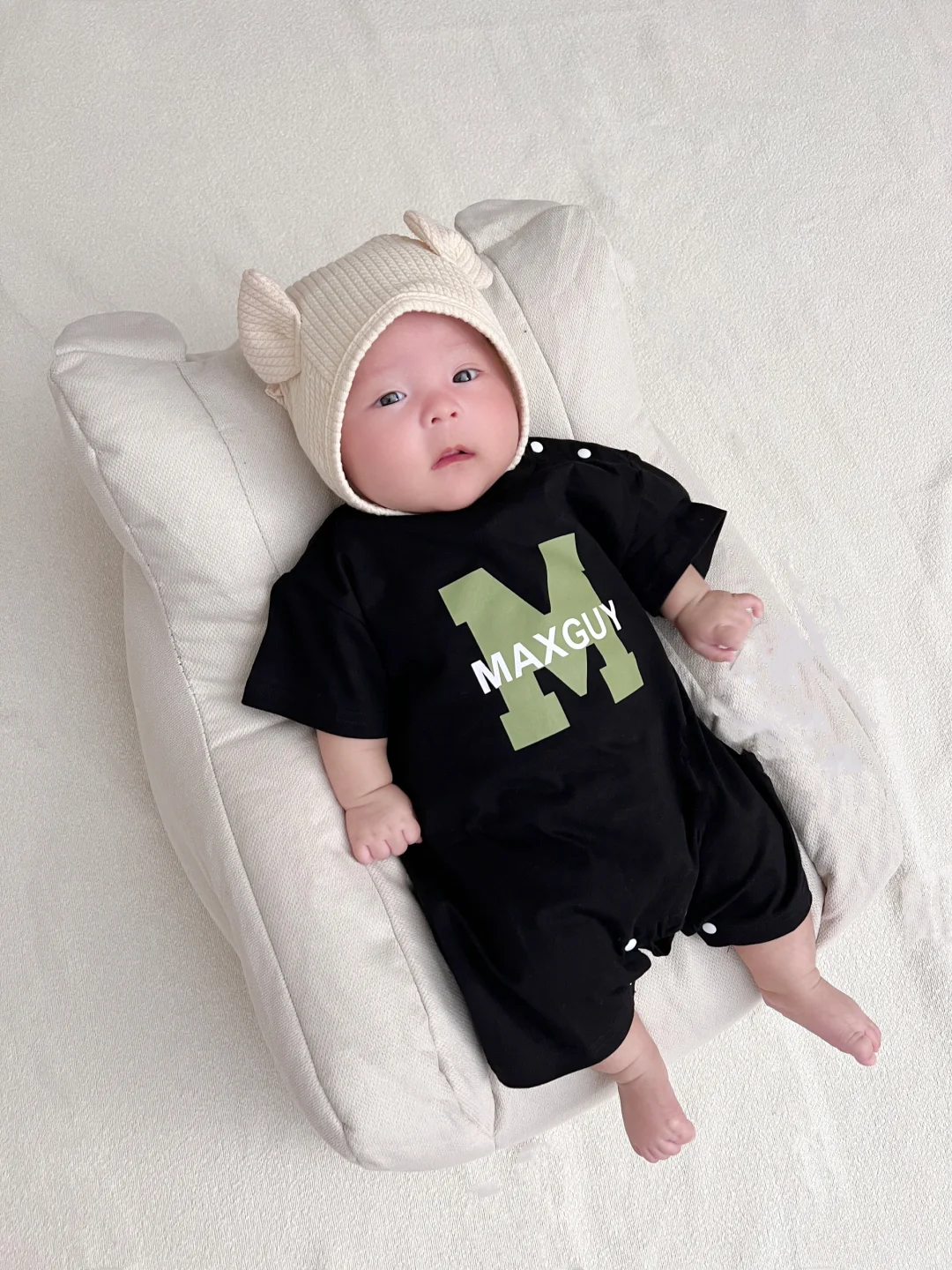 三月龄我的躺拍宝宝👶🏻