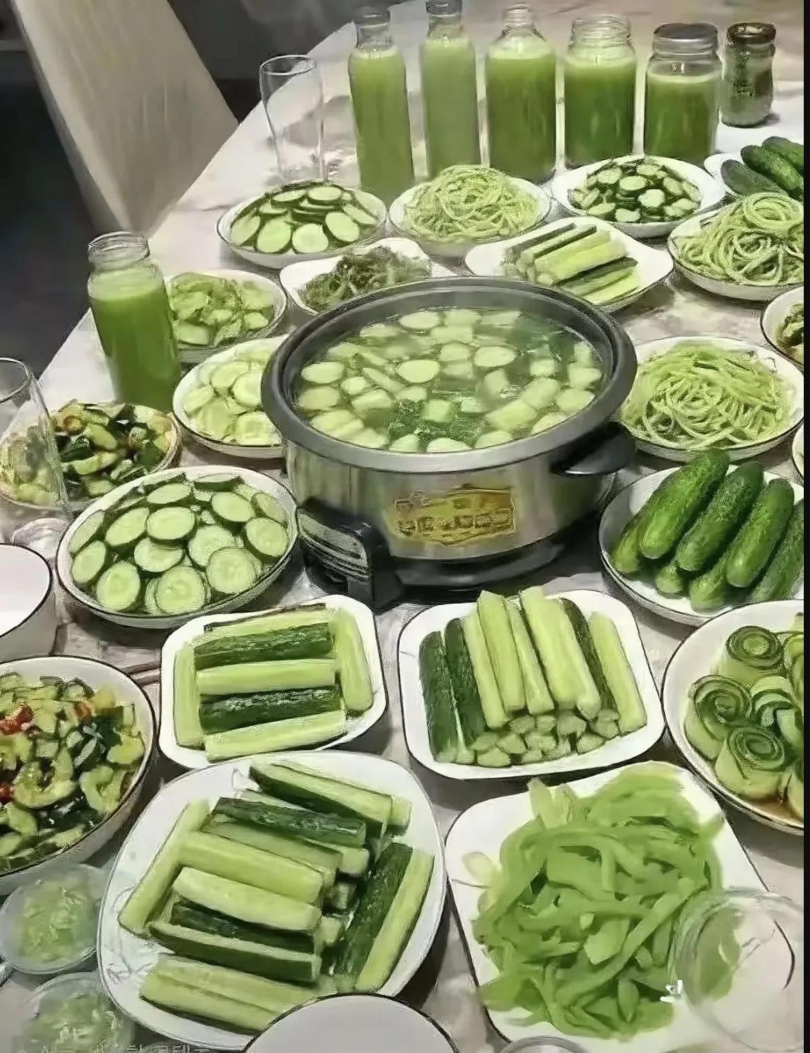 第一次请对象吃饭，听说她喜欢吃素食，这桌菜怎么样？够丰盛了吧！