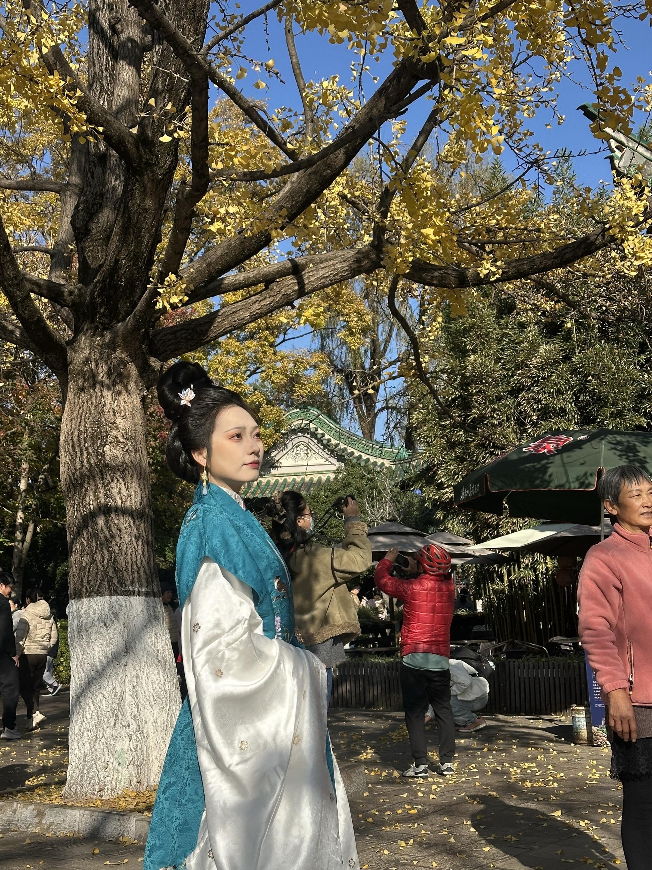 穿上明制去游览祖国大好河山