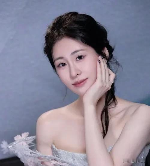 其实汪苏泷能有这么多人站他，真的要感谢张碧晨的，因为我没见过发声明想澄清的一方，
