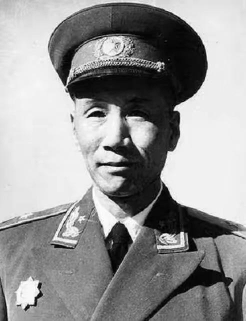 对手都敬的硬骨头！台湾潜伏英雄张志忠，用沉默守护两千同志
 
谷正文在回忆录中写