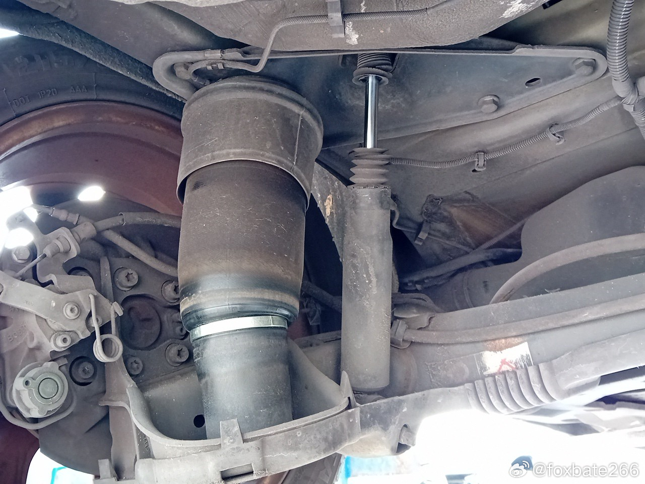 一个换了气囊弹簧的c4大毕加索。。。