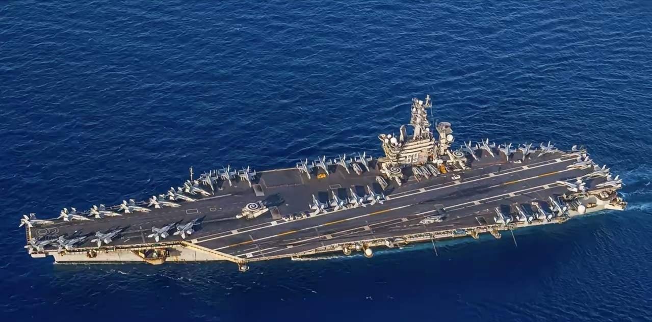 突发！根据外媒消息，近日艾森豪威尔航母失火！不得不说美军航母这一段时间的活比较多