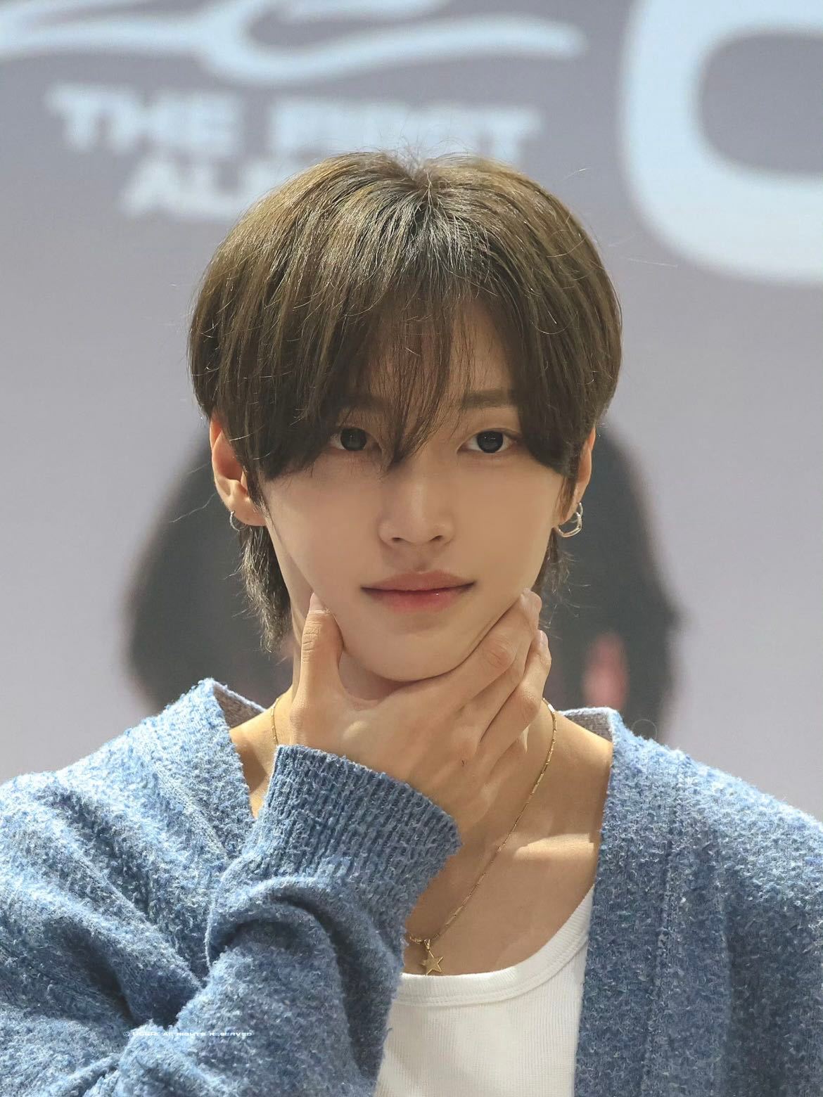 朴元彬wiea直拍清冷外形搭配温柔底色，朴元彬舞台亮眼私下软萌，默默打磨实力，真