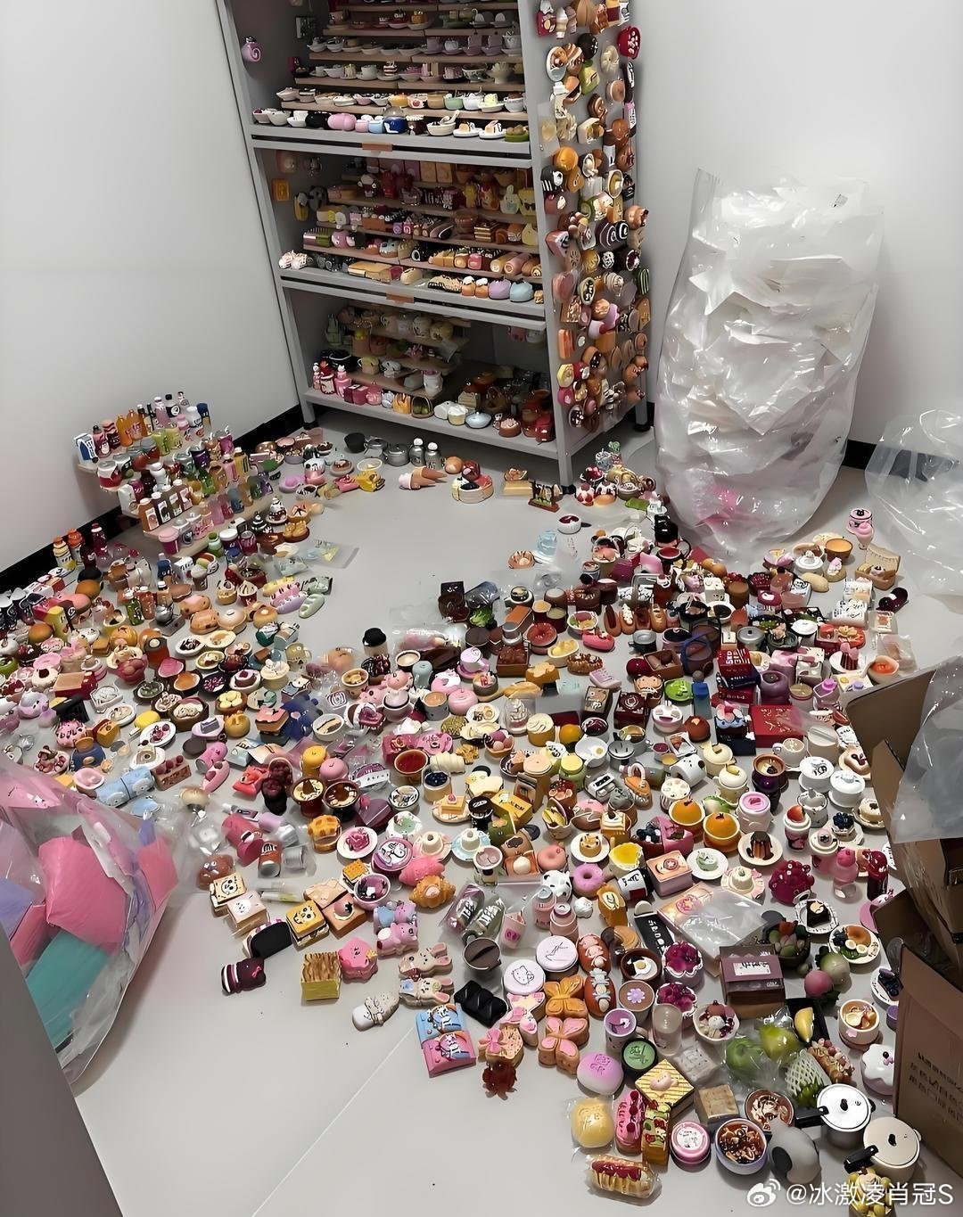 租客退房后留下的，直接看懵了，这都啥呀？ 