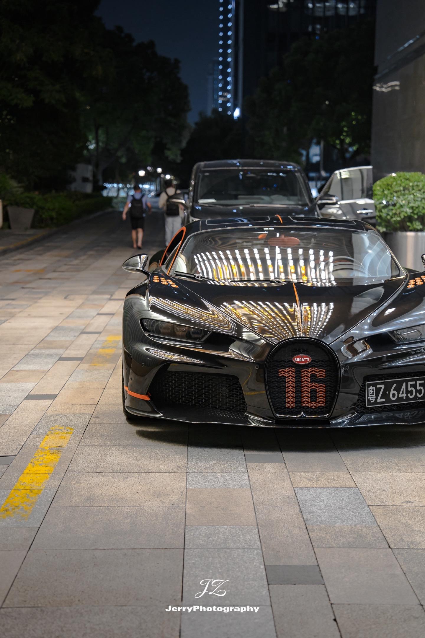 Bugatti Chiron SS.没想到时隔一个月能再次拍到这台ch...