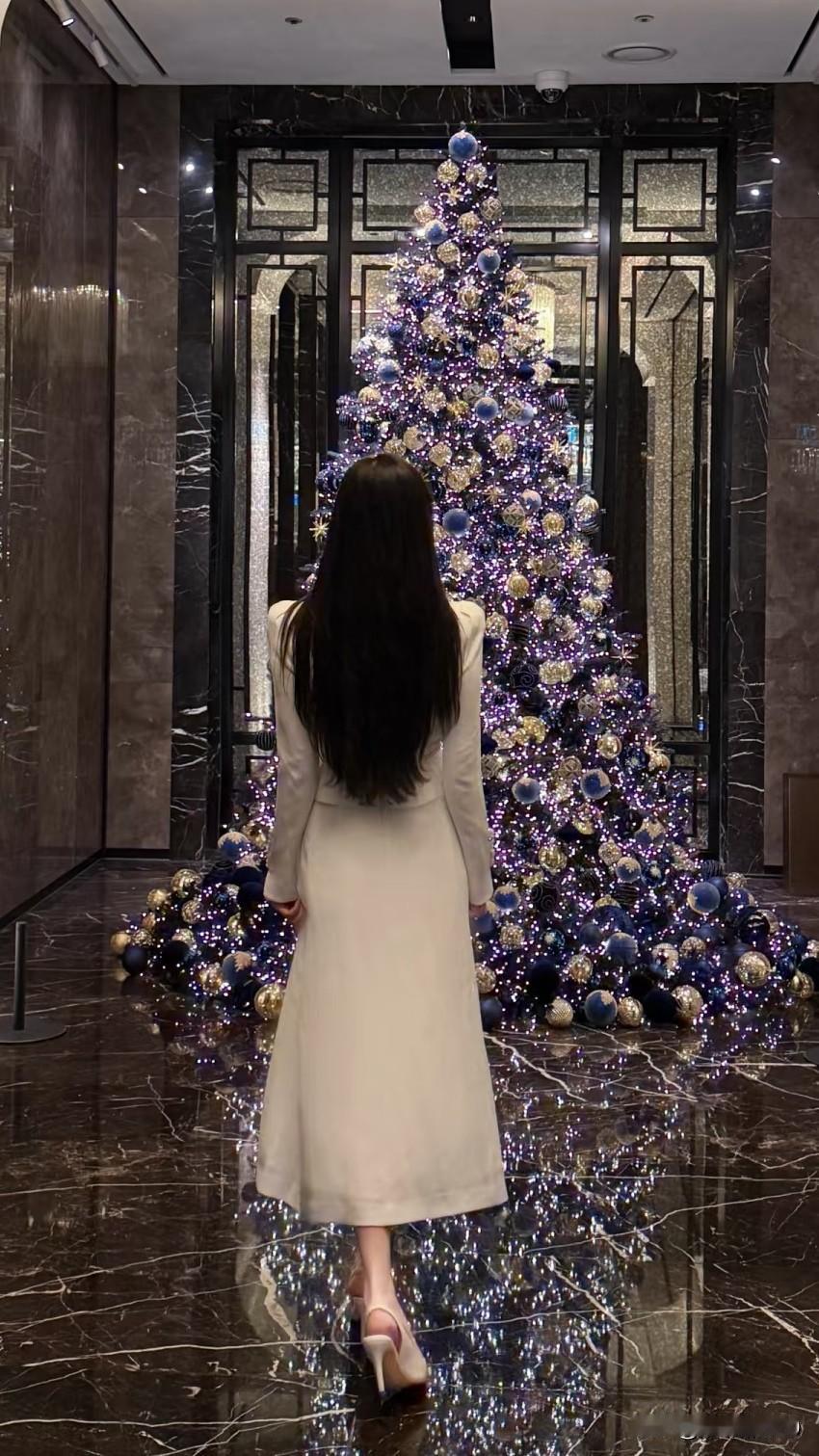 2026跨年夜❄️

小雪配火锅，潮汕牛肉香到跺脚！

和小胡挤在人海里倒计时，