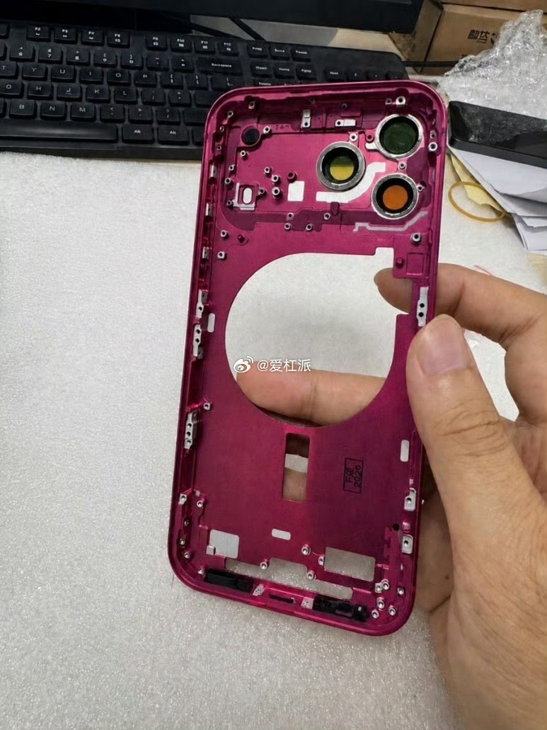 iPhone18ProMax配色这个酒红色在17Pro没发布的时候就一直在传啊。