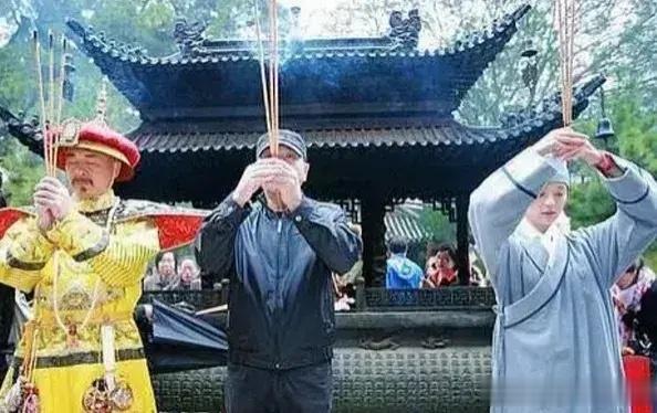原来#甄嬛传演员进组的第一场戏#就是安陵容冰嬉复宠啊。不得不说演员的信念感真强，