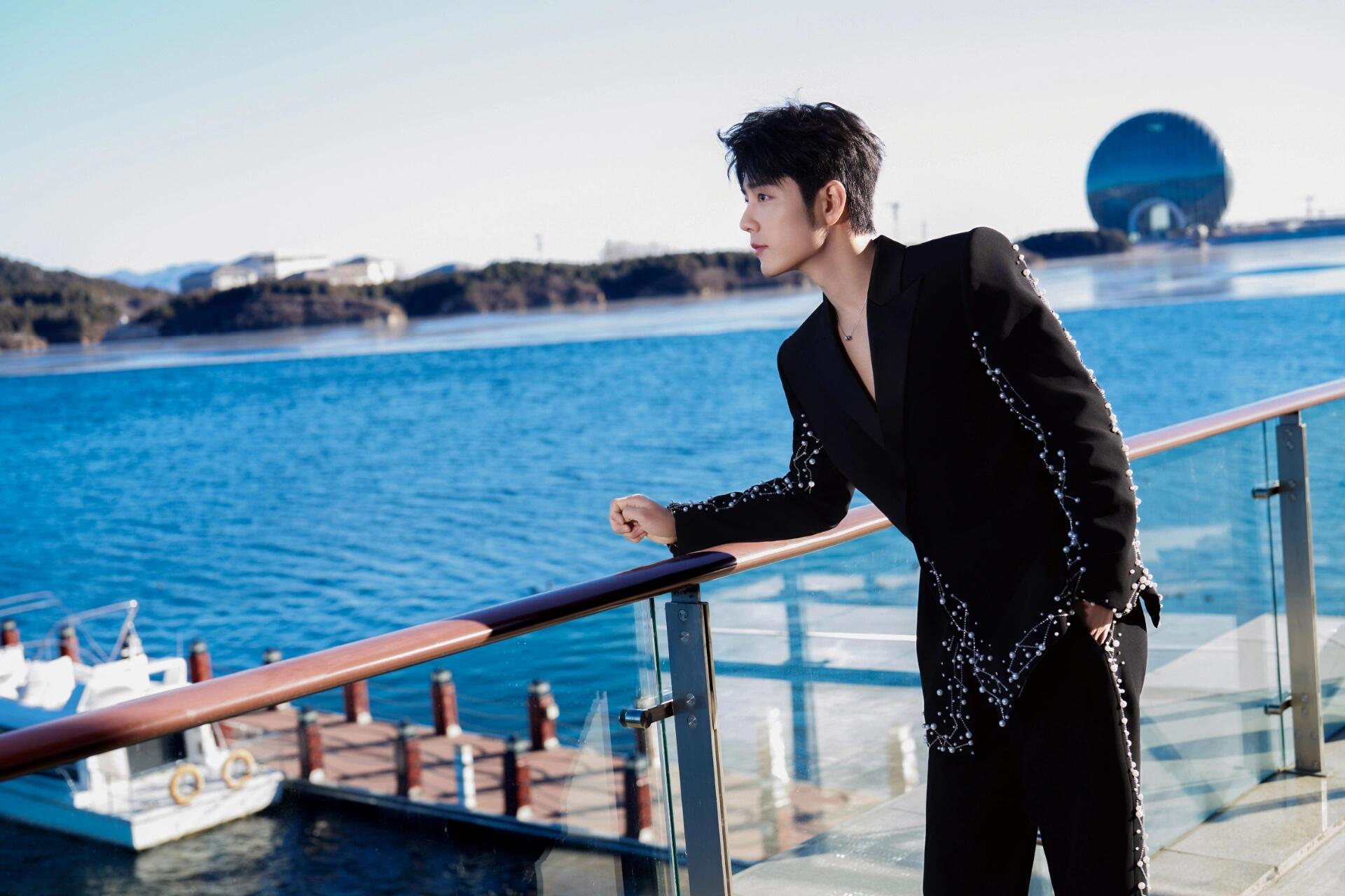 肖战藏海传微博剧集年榜四冠 恭喜《藏海传》实现影响力、传播、讨论、热搜四榜TOP