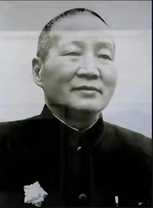 像刘文彩这类大地主实际上并不多见。解放前，普通的小地主不过是靠祖辈积攒购置了少量