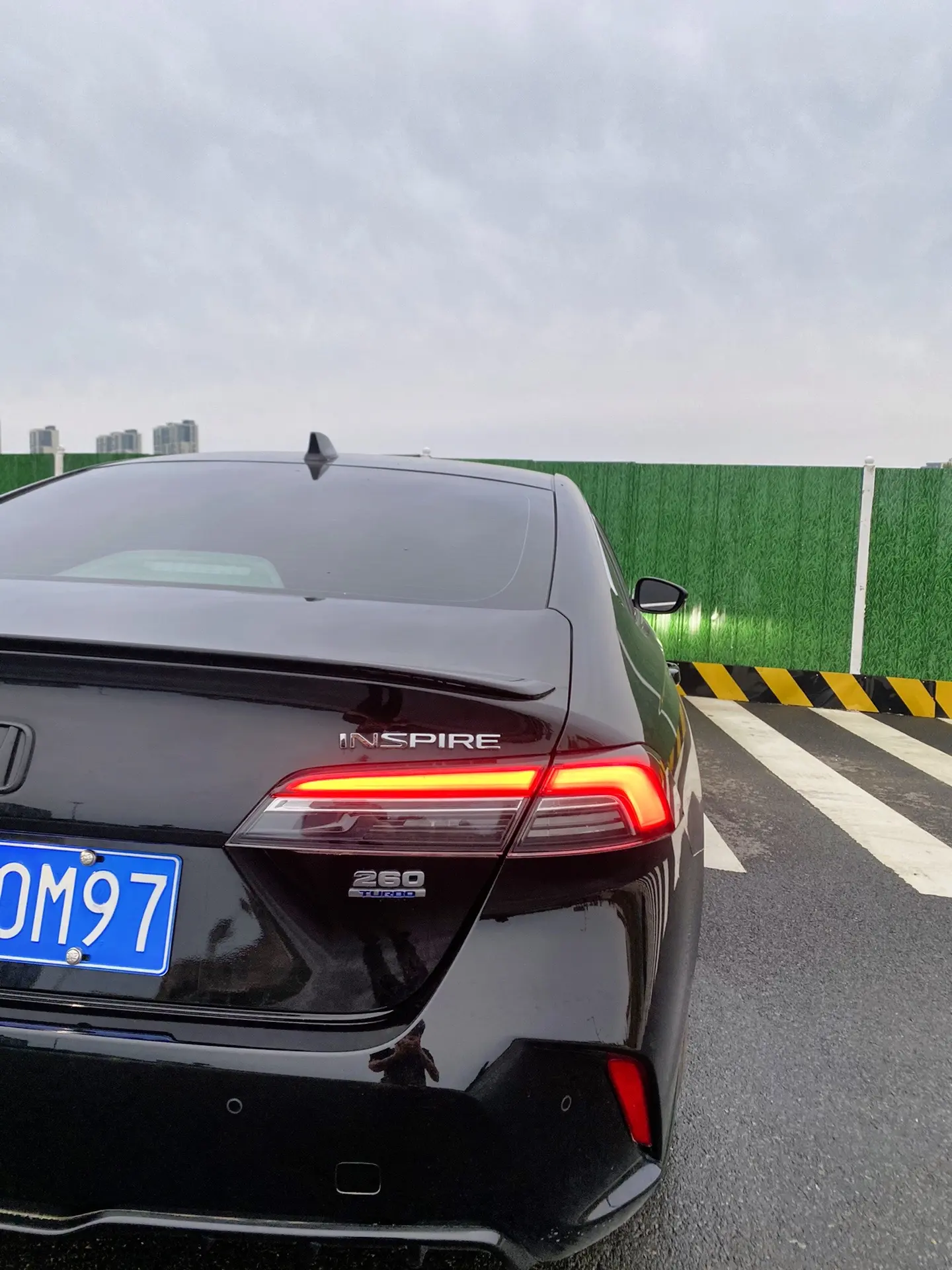 如果你有16万 你会选择英仕派还是比亚迪−汉？