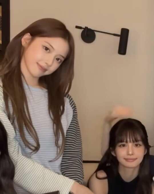 有无宝宝知道啾这件上衣是什么品牌呀[皱眉]
nmixx jiwoo 金智羽