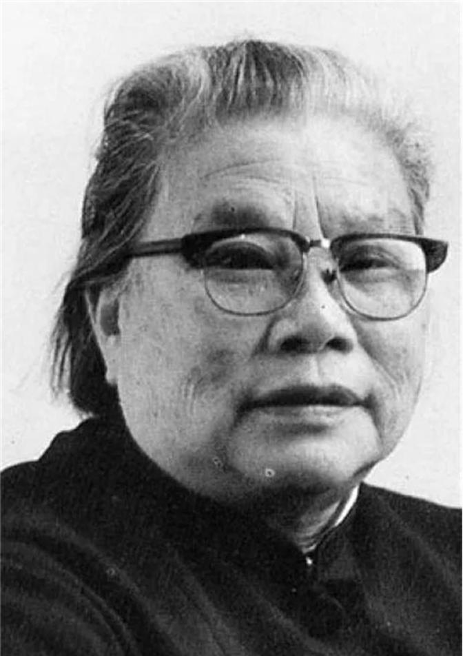 1983年，朱德和康克清的孙子朱国华犯下死罪被逮捕，康克清收到一份有关部门转来的