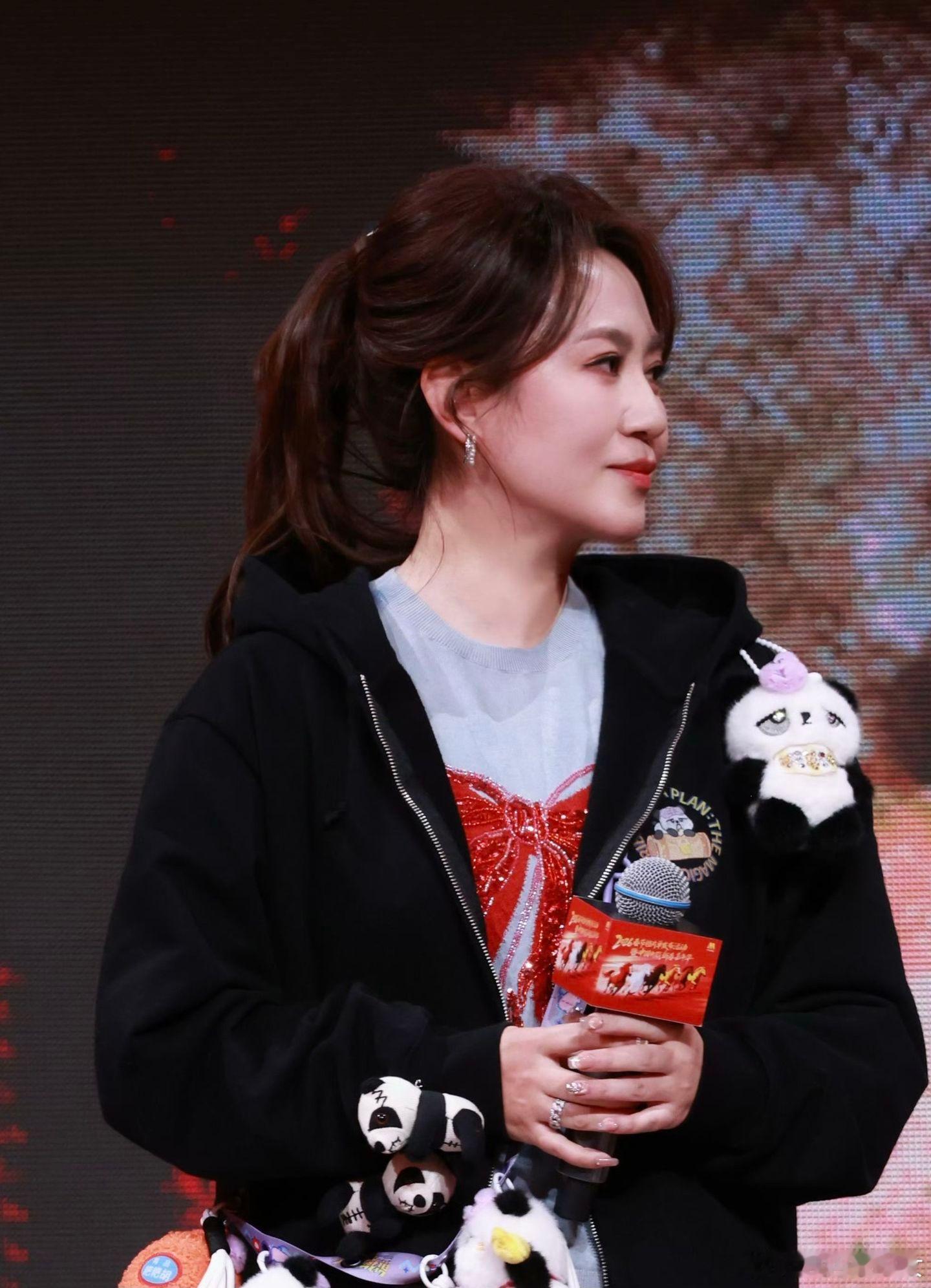 马丽的粤语是沈腾教的吗马丽综艺搞笑名场面来袭！粤语猜词环节频频跑偏，口音错乱切换