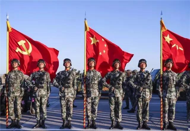 今天突然发现上次看阅兵还是在2015年的时候，我们那个时候的武器装备已经足够先进
