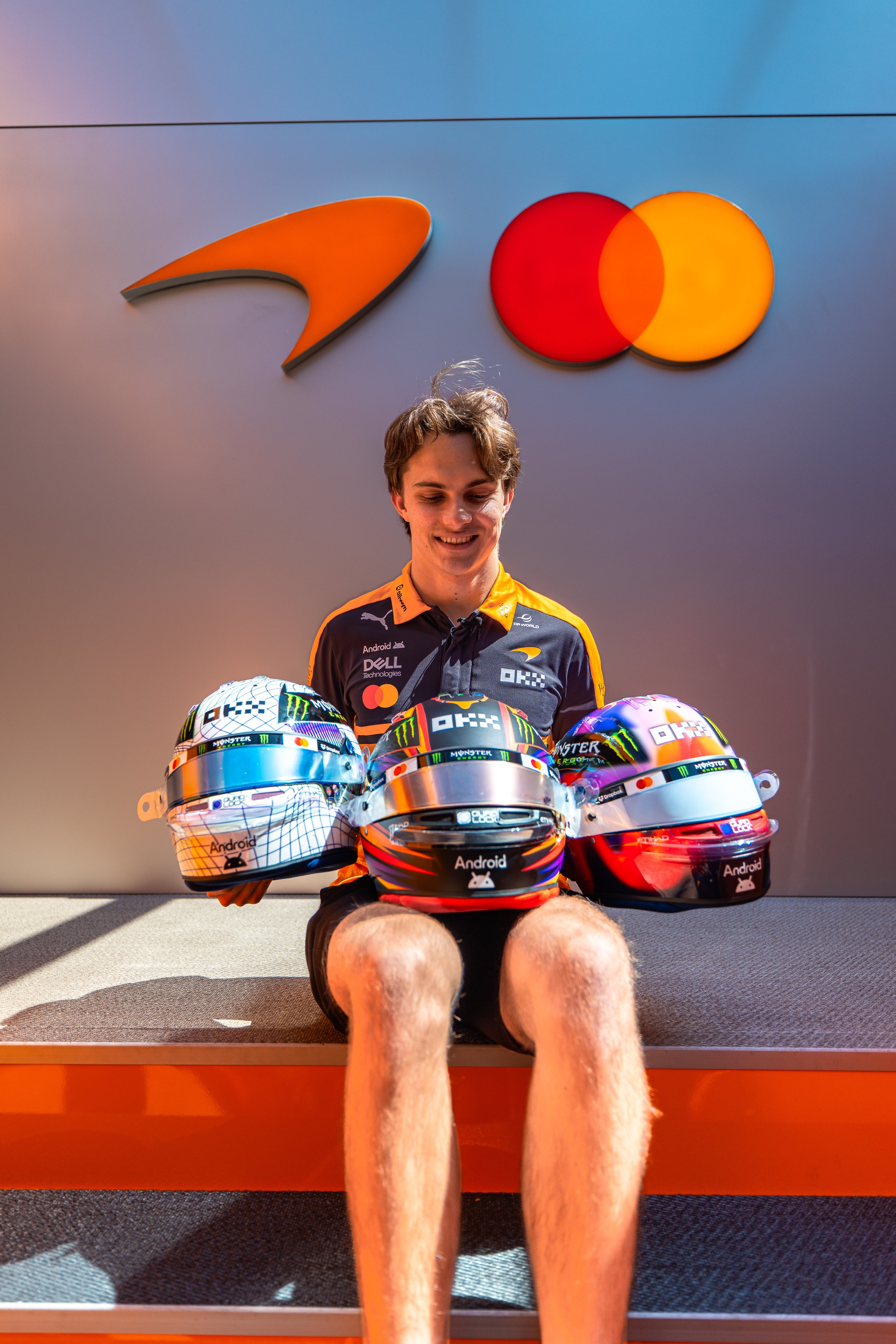 皮亚本周末一口气带来了3️⃣款头盔！McLaren | 2026F1英国大奖赛 