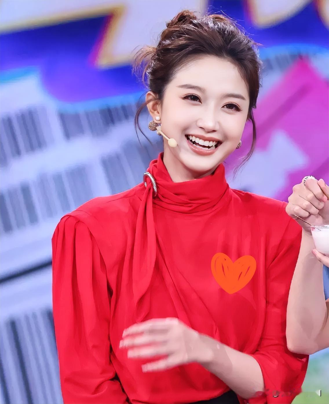 今年春晚的赢家，
不是沈腾，也不是王菲，
更不是蔡明而是第一次上总台春晚的刘心悦