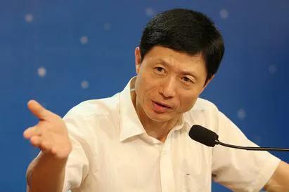 艾跃进说过这样的一段话：资本主义的最大特点就是，想尽一切办法，让大部分人失业，这