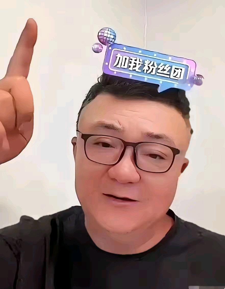 水均益问董路：“中国能不能出一个C罗？”董路回答得干脆利落：“出不来。”这段话真