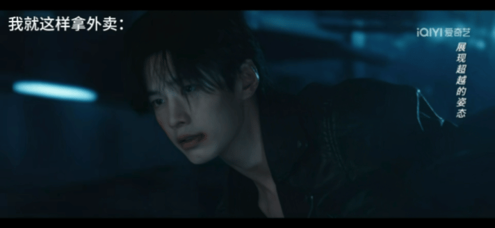 何与 拿个外卖燃成这样咱就是说何与这段的动作难度真的拉满了，比那些专门的赛车动作