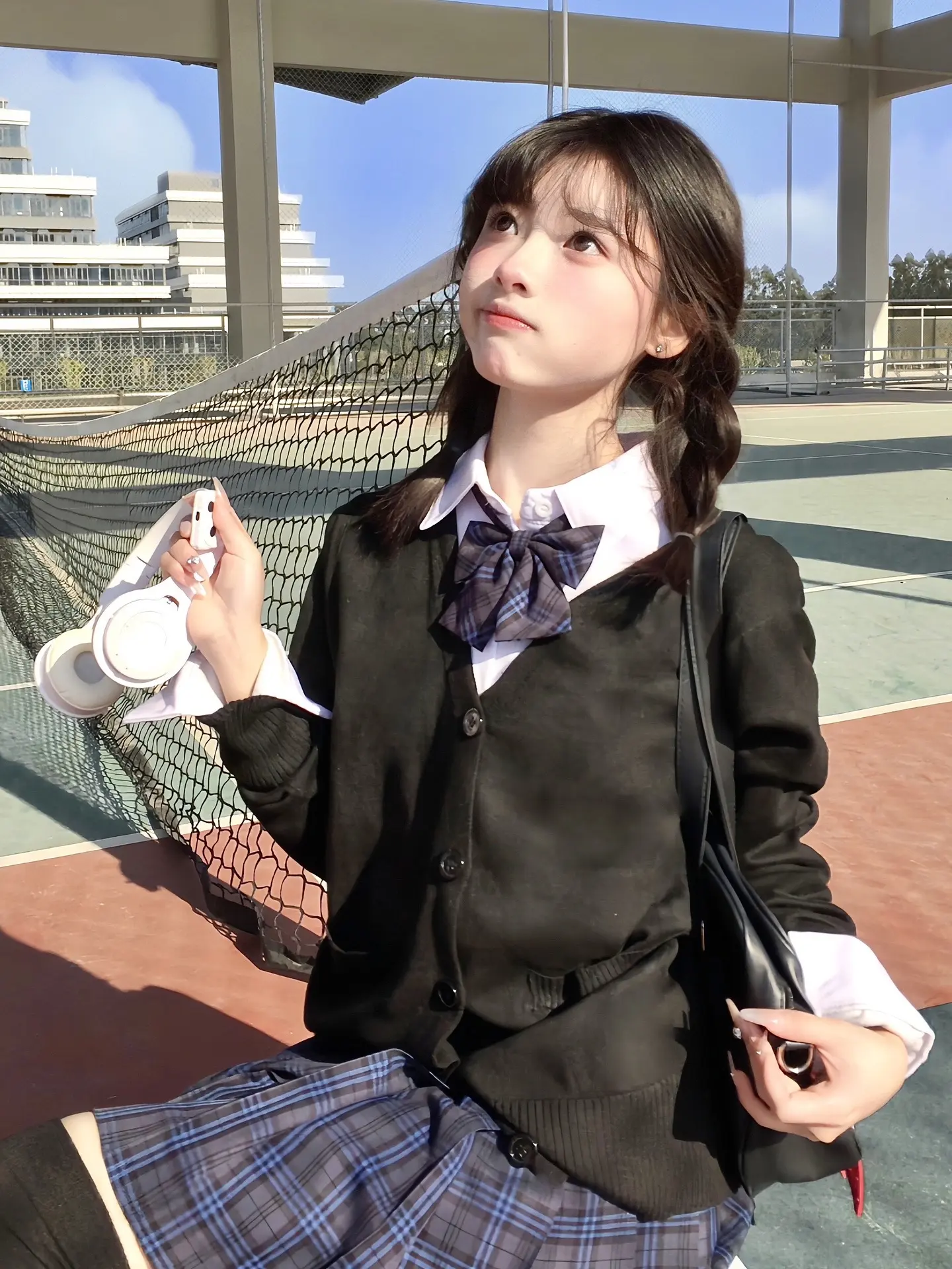 像我这种粘人的小猫咪 受到一丝一毫的冷落 都会心碎掉的=^·-·^= 阳光