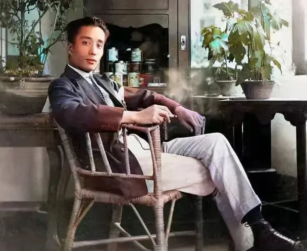 能在最危险的时刻挽救了革命的人是谁？