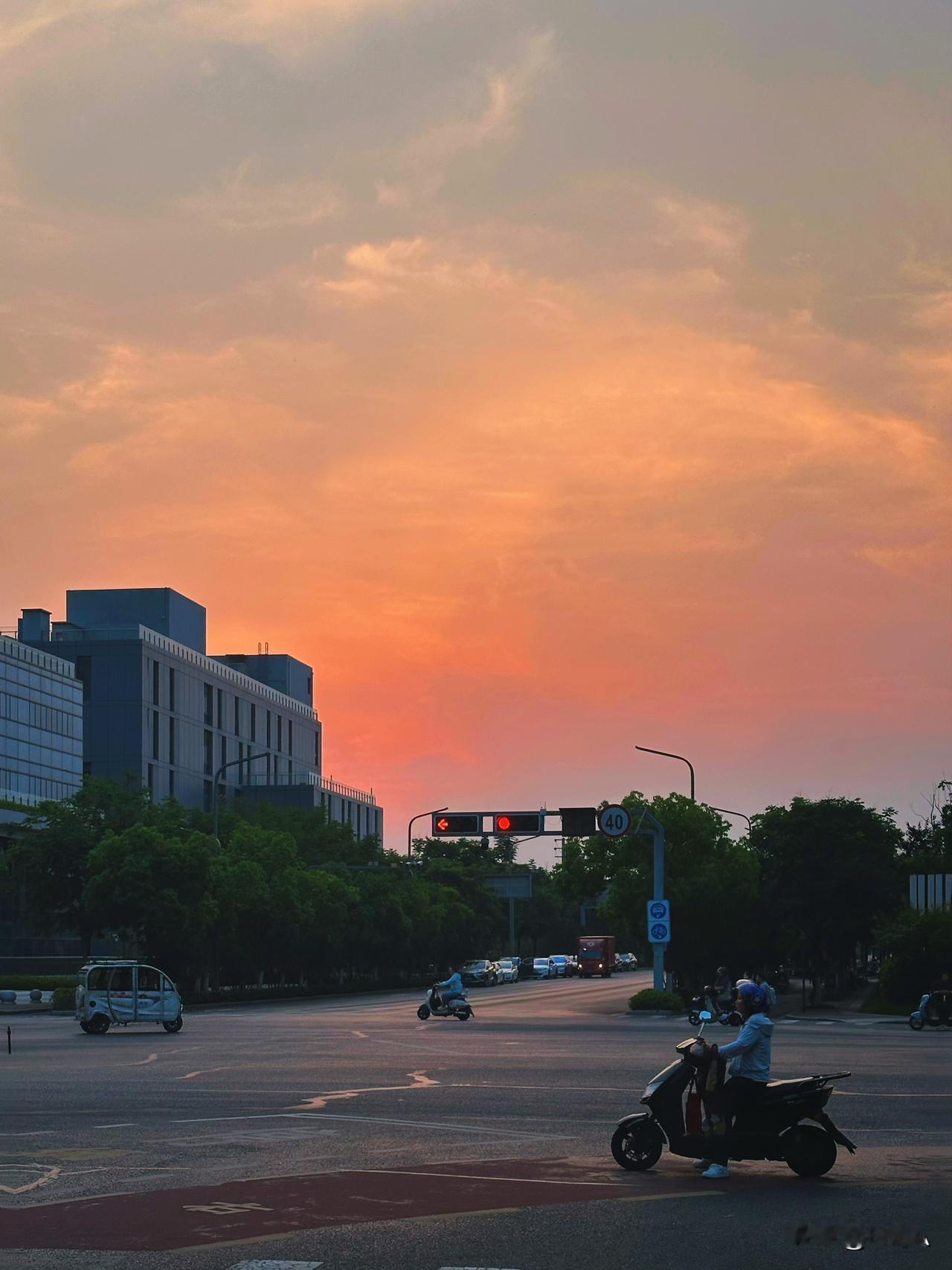 傍晚🌆

晒图笔记大赛今日分享随手拍照片