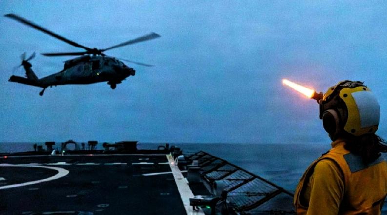 【美军将从中国开往伊朗的货轮打出一个洞】特朗普在社交平台最新发文称：“我们海军把