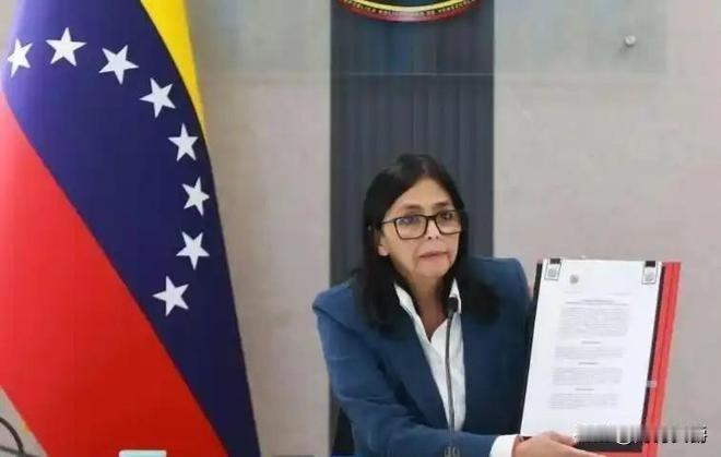 没办法！
委内瑞拉还是屈服了，
委内瑞拉国防部表示，正在与美国洽谈原油销售事宜。