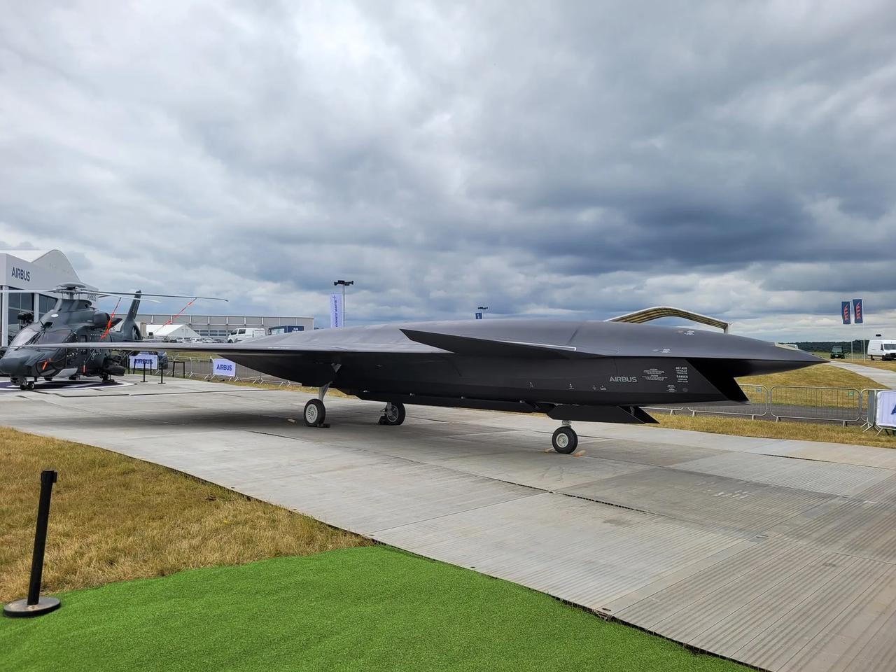 #FIA2024# 空客公司无人战斗机模型将在范保罗航展上静态展示。