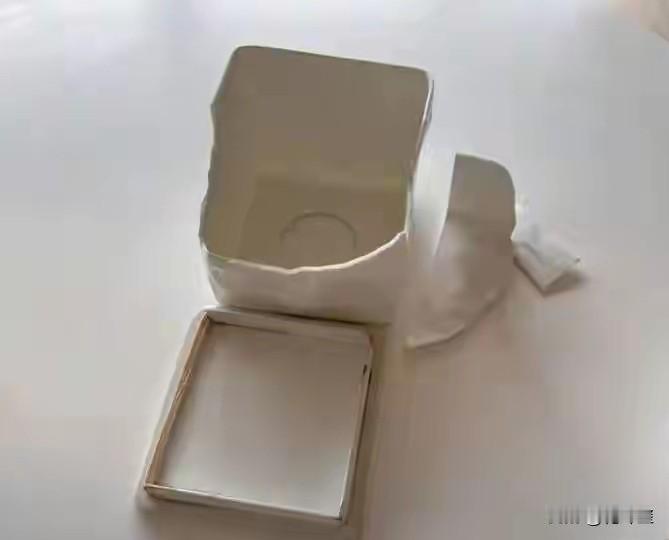 有些传奇了？一岁宝宝打碎宾馆面巾瓷质盒子，被索赔900多元？宾馆给出的理由是这个