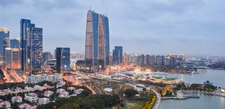 咱们今天来聊一所很特别的学校——江苏联合职业技术学院。
很多家长和考生一听“学院