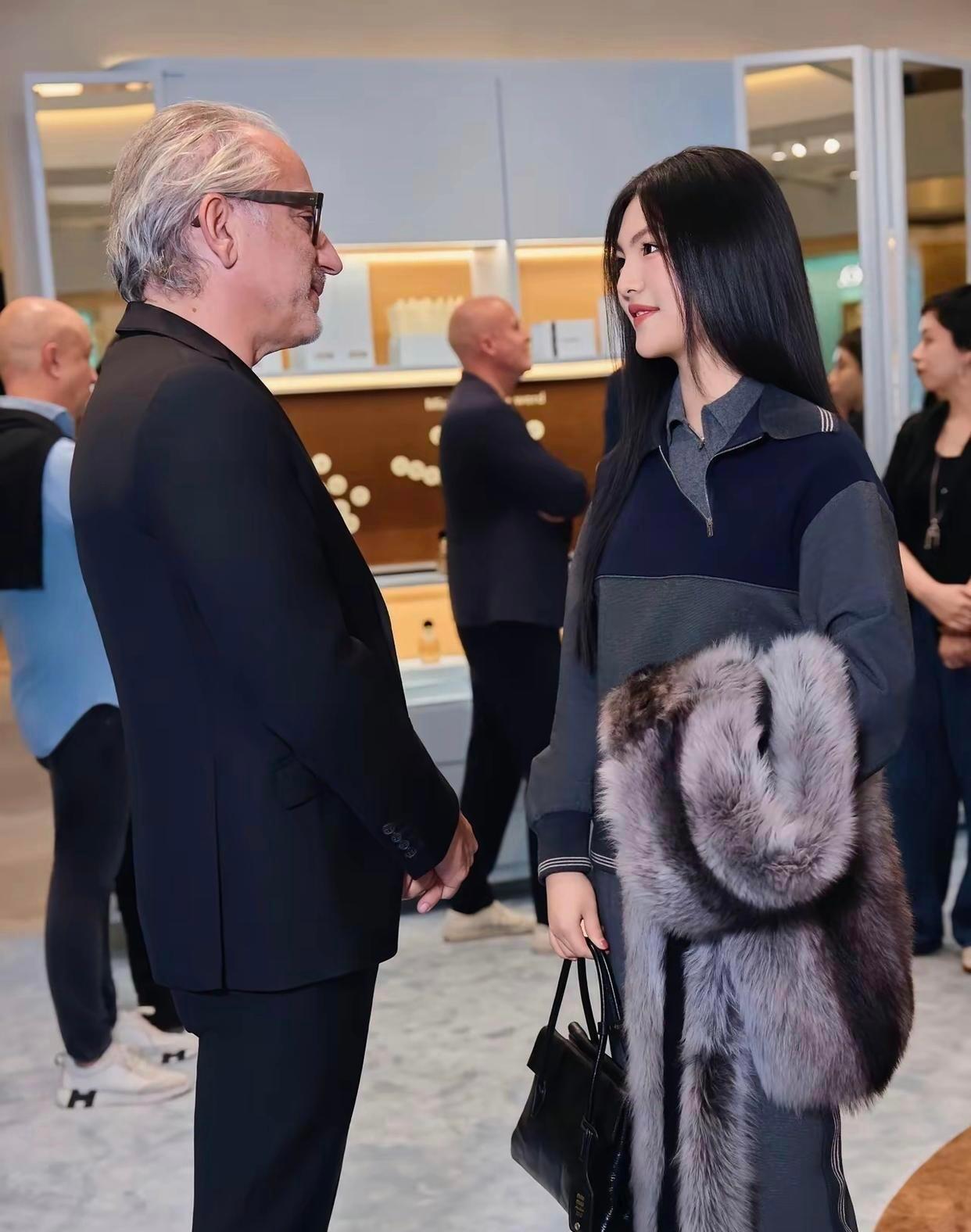 王诗龄精修图总是比生图看着瘦好多 ​​​