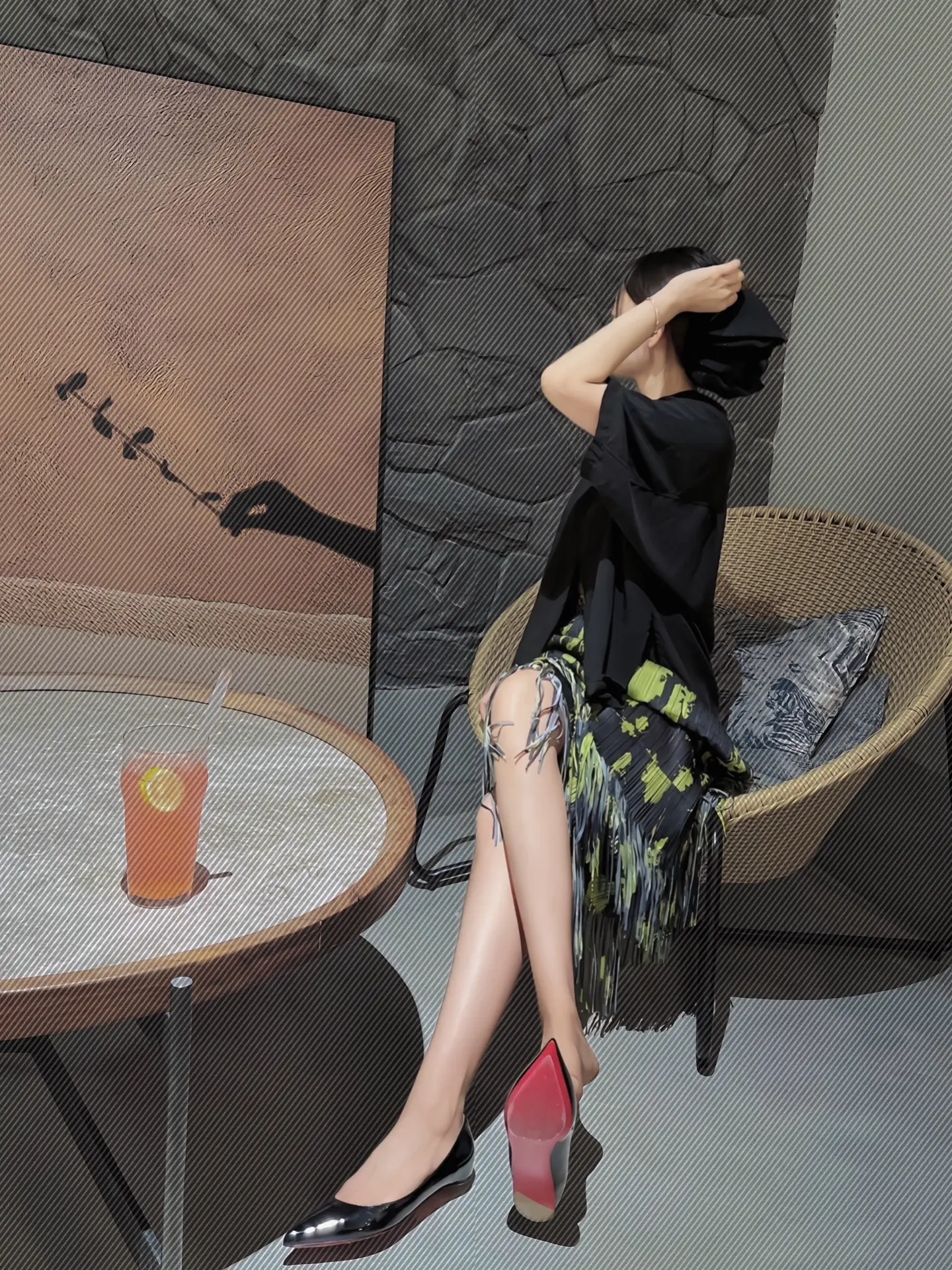 红底平底鞋配咖丝红底朝天 法力无边