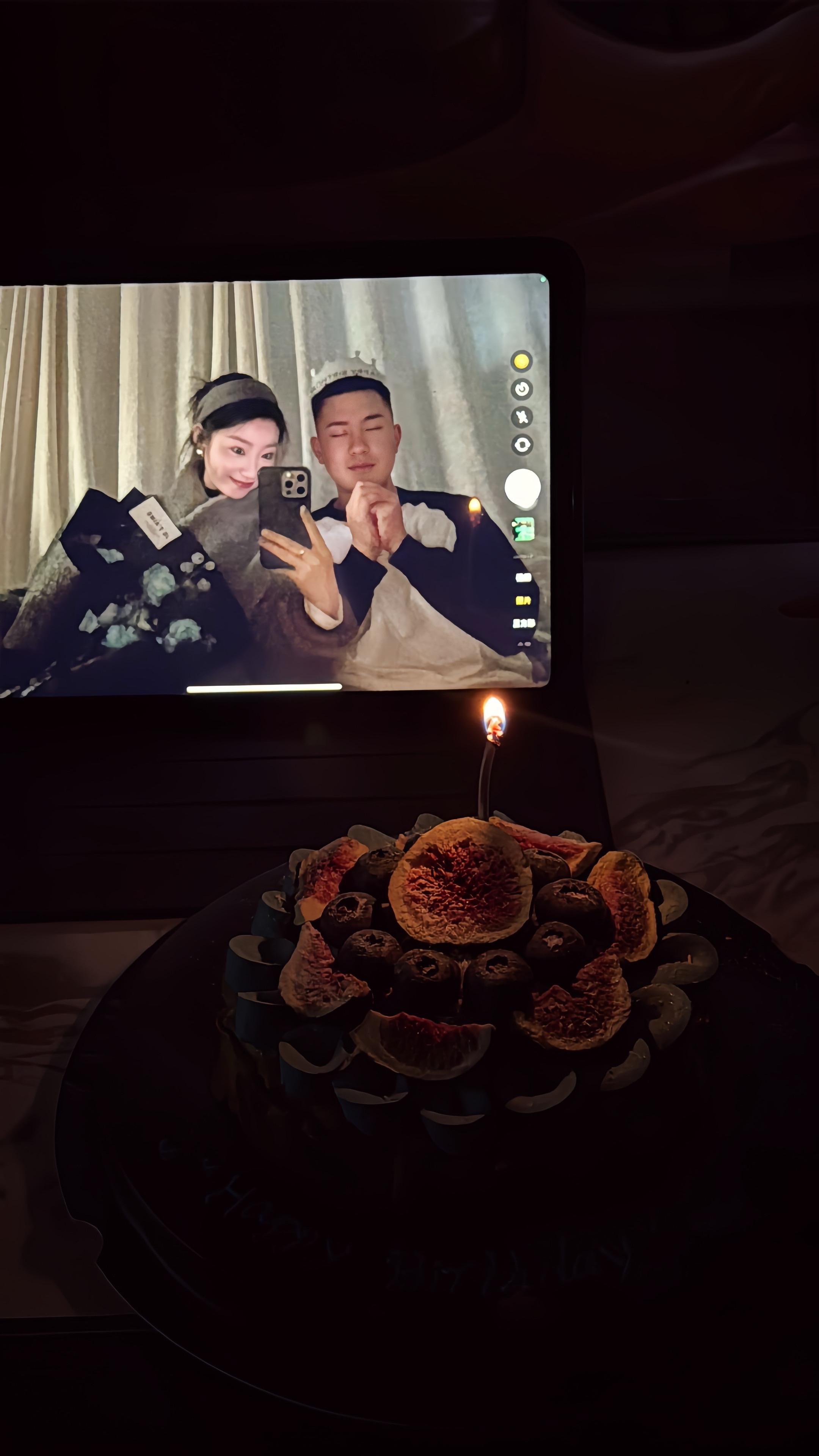 生日快乐我亲爱的kk 今天是我们在一起的1005天 也是陪你过的第三个...