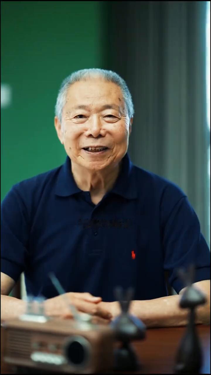 其实灵魂越高级的人活得越像小孩，并不是没有长大，而是长大后依然选择纯粹，能融入喧