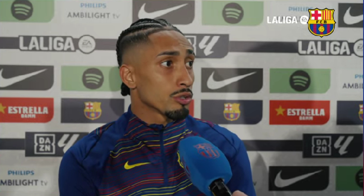 我还想问问你关于加维回归的情况，以及他是如何戴着队长袖标完成比赛的？拉菲尼亚：“