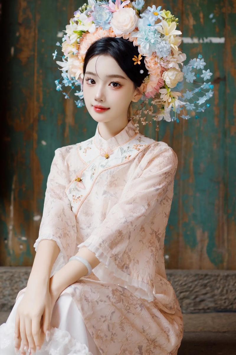 这朵开了千年的花成了年轻人的宝贝00后重新定义了这些中国宝贝近日，在泉州街头，年
