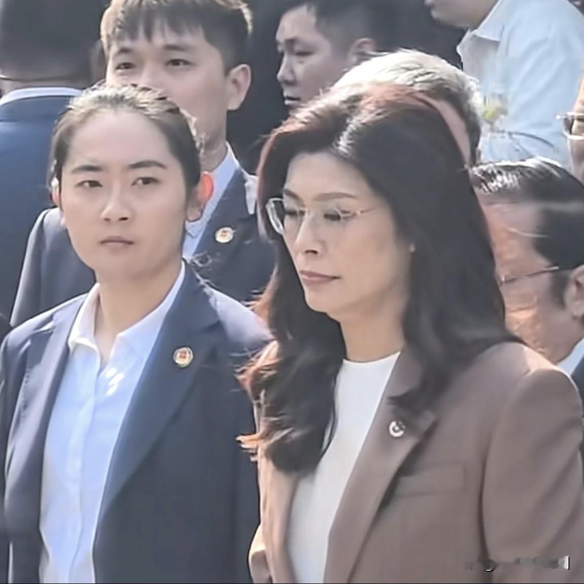 郑丽文访问大陆的后劲很大！
据报道，最新民调显示，
台湾有66%民众，
支持两岸