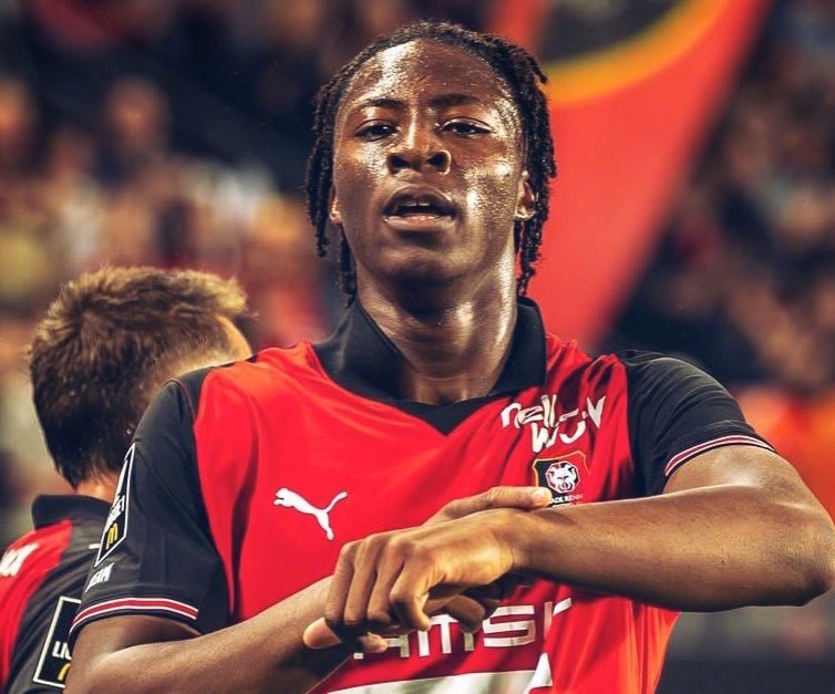 📢 最新消息：曼联对签下雷恩前锋卡德尔·梅特表现出兴趣，前提是队内有一名攻击手