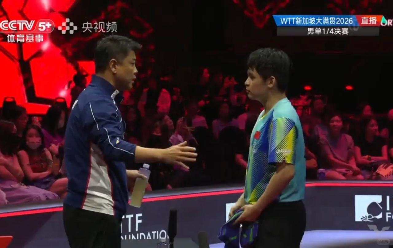 小布今天是怎么打怎么有，大家说原来直板的传承在法国，小布就是直板选手，近一年的时