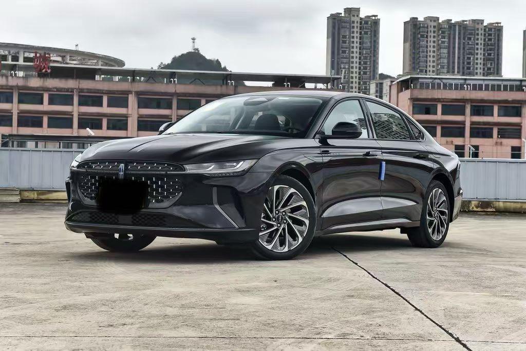 品牌：林肯Z
车型：2026款尊尚版
排量：自动2.0T
指导价：254800