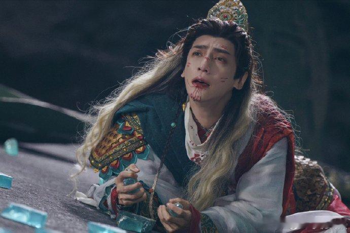 复活方周是唐俪辞活下去的唯一念想，可这希望还没焐热就彻底幻灭，水龙吟这剧情，虐得